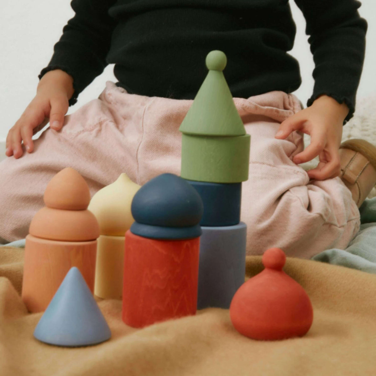 children-building-blocks-playing